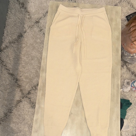 Madewell Ivory Joggers - Picture 1 of 3